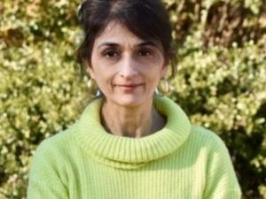 Indira Iyer headshot