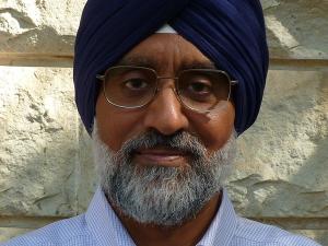 Arun Malik headshot