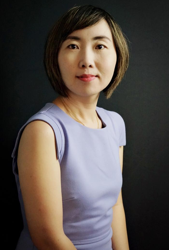 Maggie Chen headshot