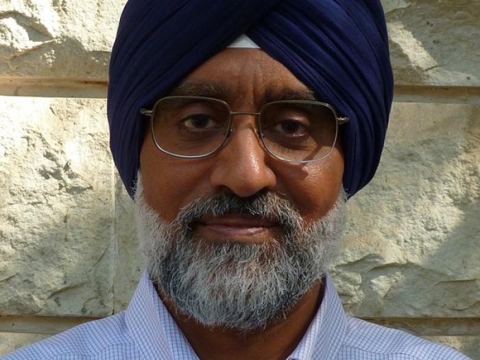 Arun Malik headshot